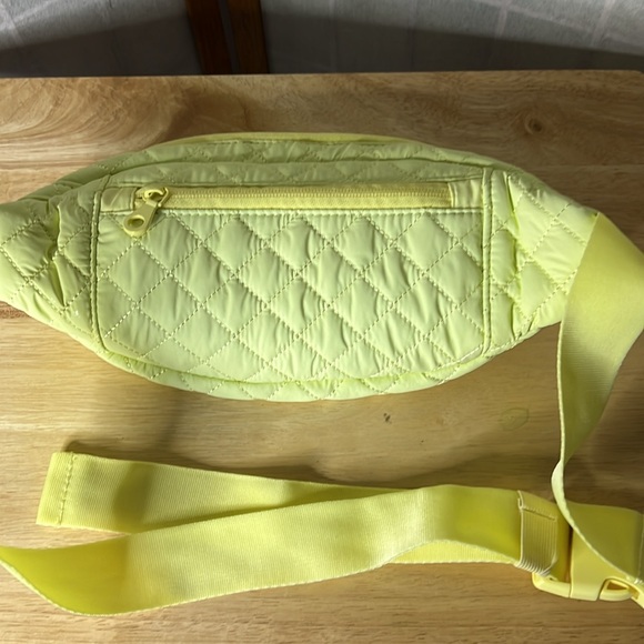 ZYIA Streeterville Yellow Quilted Crossbody Bag Fanny Pack - Picture 3 of 4
